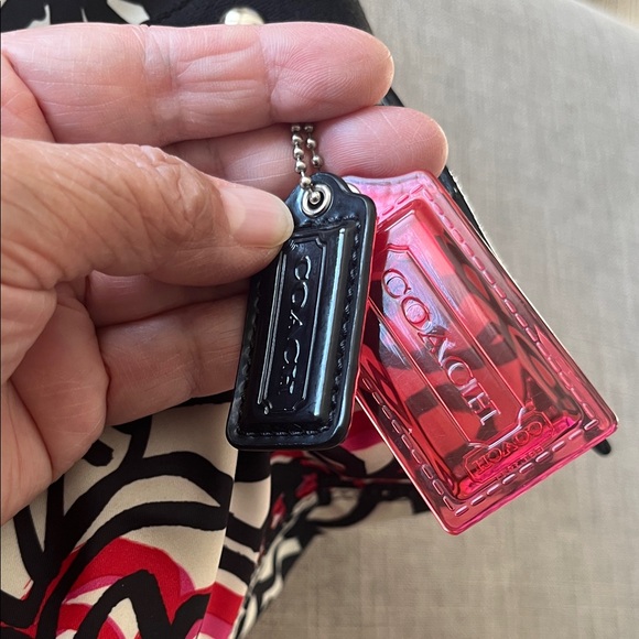 COACH Poppy Daisy Floral Graffiti Kyra Tote Bag 14.5”x10”x4” Preloved - Picture 16 of 17